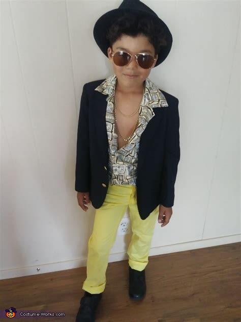 homemade bruno mars costume.